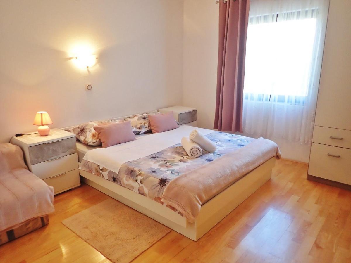 Apartmani Ivica & Boja Starigrad Paklenica Exteriér fotografie